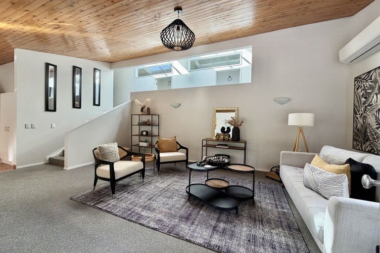 Photo of property in 90b Eskdale Road, Birkdale, Auckland, 0626