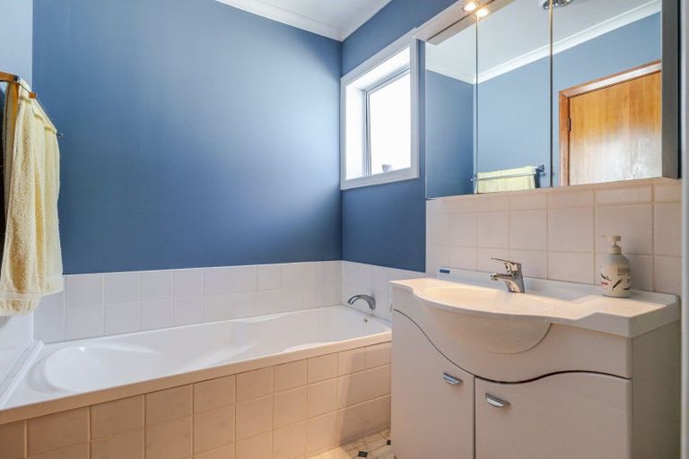 Photo of property in 73 College Street, Awapuni, Palmerston North, 4412