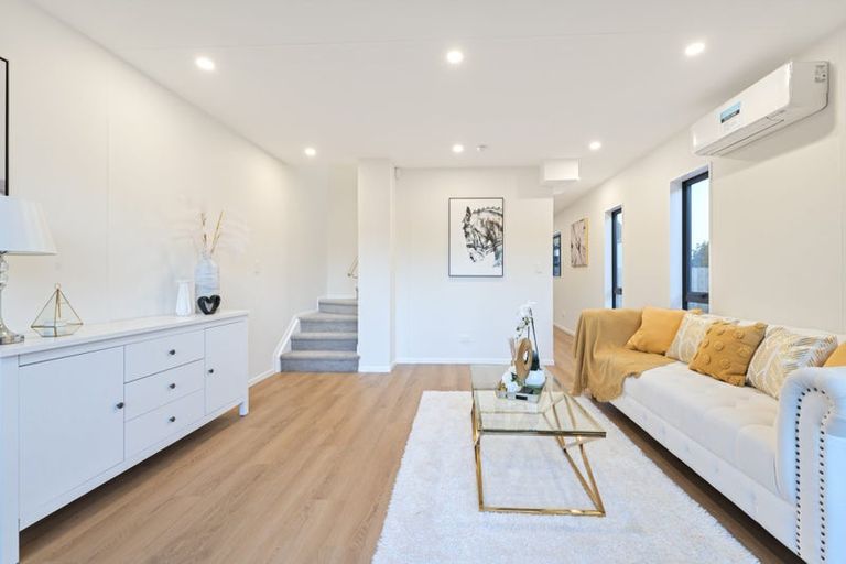 Photo of property in 35c Hereford Street, Te Atatu Peninsula, Auckland, 0610