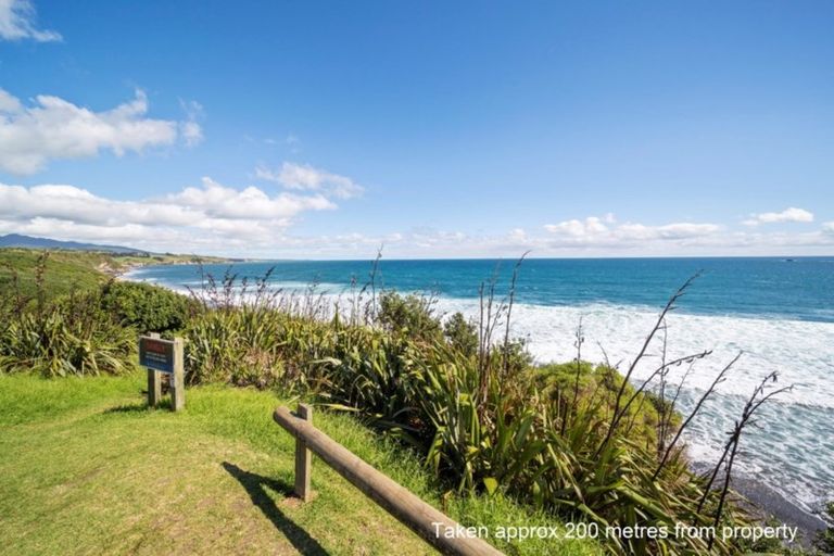 Photo of property in 6 Maui Place, Spotswood, New Plymouth, 4310