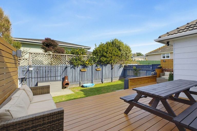Photo of property in 110 Main Road, Titahi Bay, Porirua, 5022