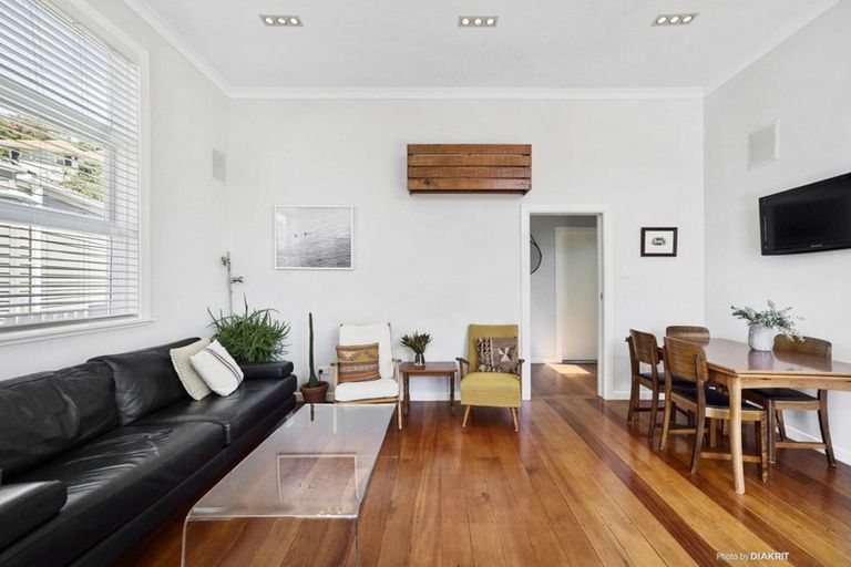 Photo of property in 30 Liffey Street, Island Bay, Wellington, 6023