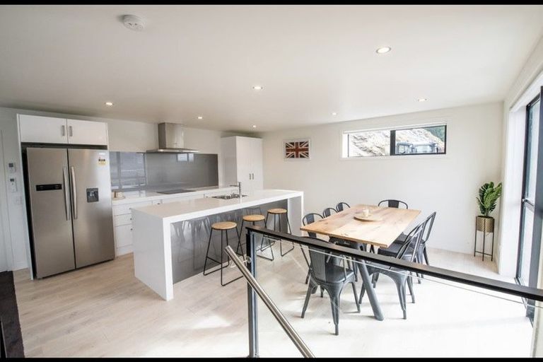 Photo of property in 11b Saint Peters Place, Queenstown, 9300