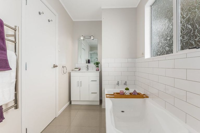 Photo of property in 184 Conclusion Street, Ascot Park, Porirua, 5024