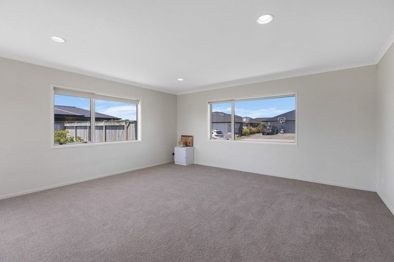 Photo of property in 11 Rawiri Drive, Bell Block, New Plymouth, 4312