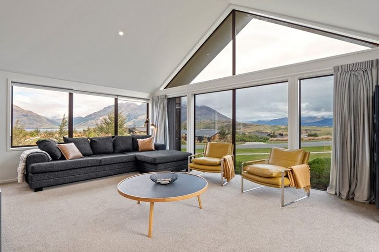 Photo of property in 35 Jacks Point Rise, Jacks Point, Queenstown, 9371