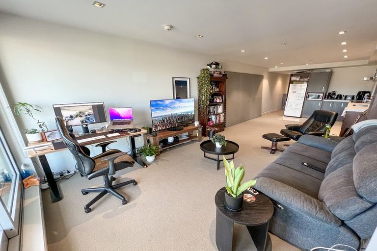 Photo of property in Monument Apartments, 9d/245 Wakefield Street, Te Aro, Wellington, 6011