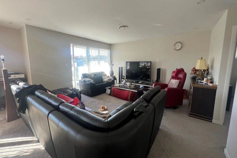 Photo of property in 1 Allegro Way, Oteha, Auckland, 0632