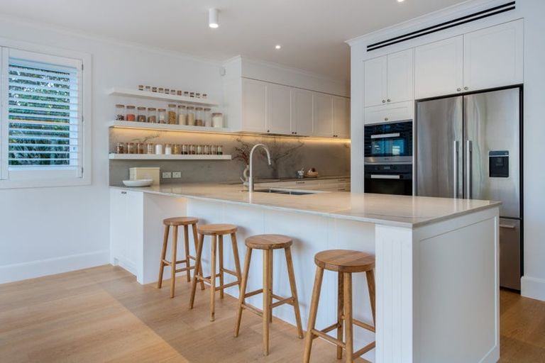 Photo of property in 1/30 Ocean View Road, Milford, Auckland, 0620