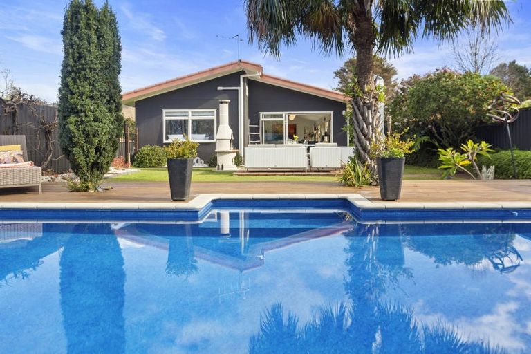 Photo of property in 11 Herbert Drive, Whangamata, 3620