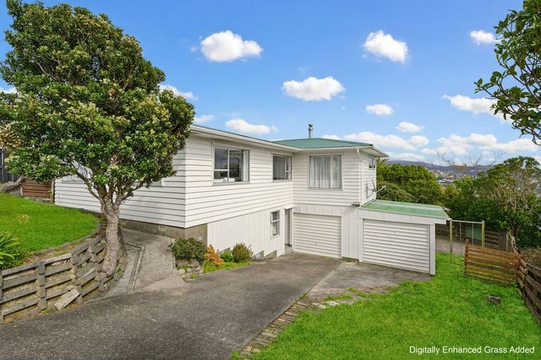 Photo of property in 77 Baylands Drive, Newlands, Wellington, 6037