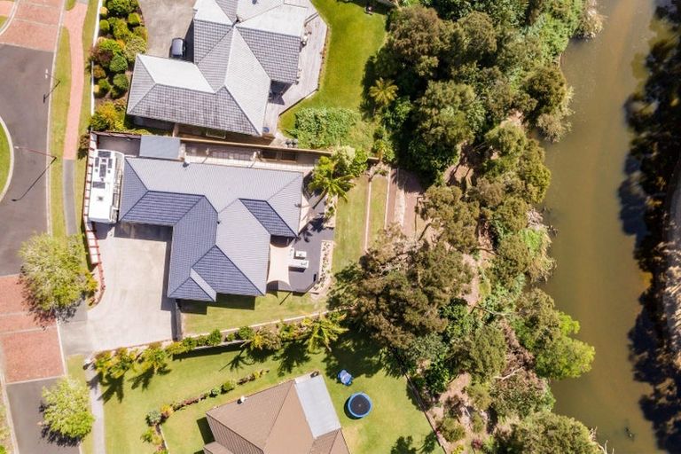 Photo of property in 11 Spinnaker Point, Haruru, 0204