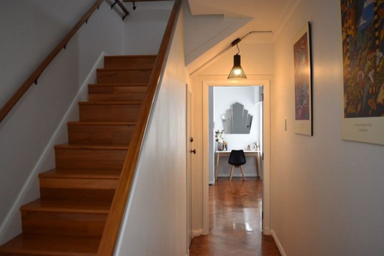Photo of property in 268 Oriental Parade, Oriental Bay, Wellington, 6011