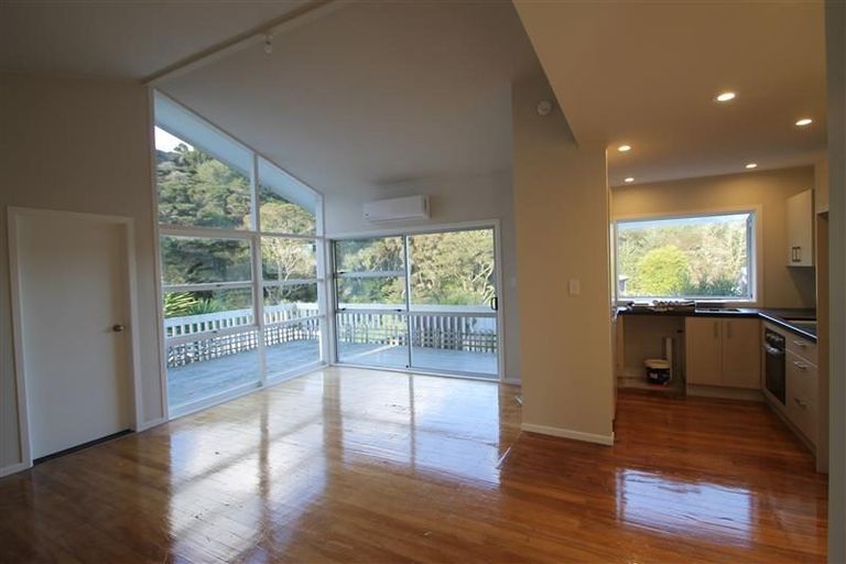 Photo of property in 70 Eskdale Road, Birkdale, Auckland, 0626