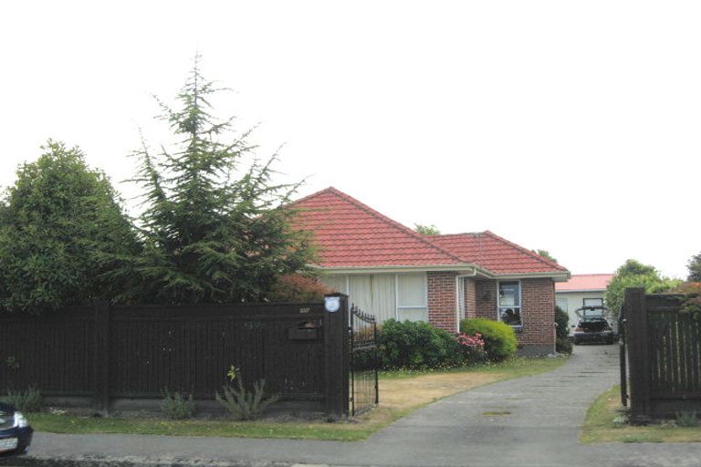 Photo of property in 237 Weston Road, St Albans, Christchurch, 8052