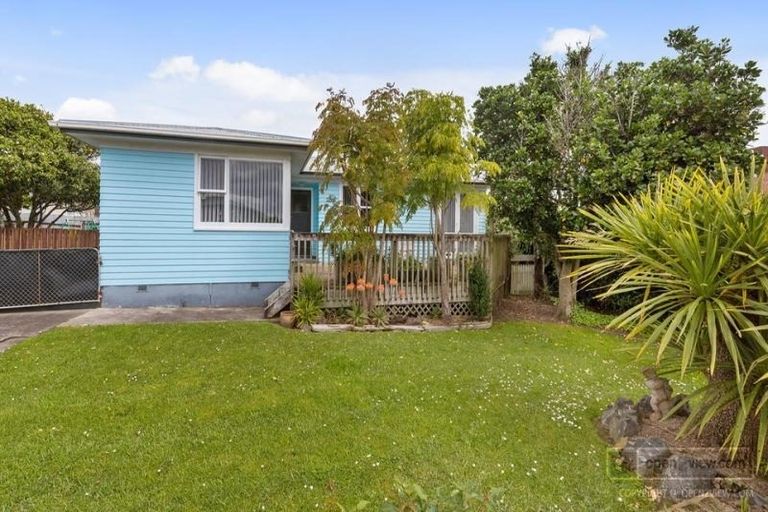 Photo of property in 11 Belgrave Place, Papakura, 2110