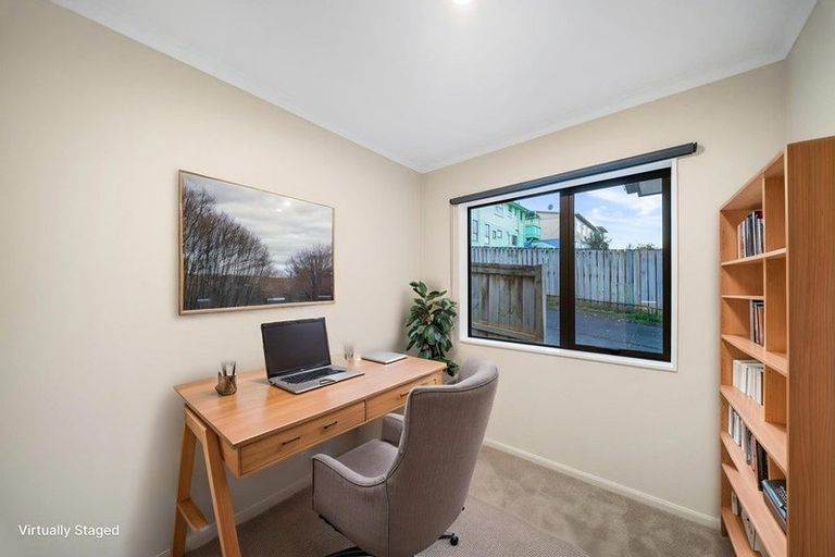Photo of property in 19a Kelwyn Road, Kelston, Auckland, 0602