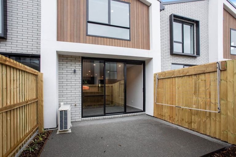 Photo of property in 3/325 Lincoln Road, Addington, Christchurch, 8024