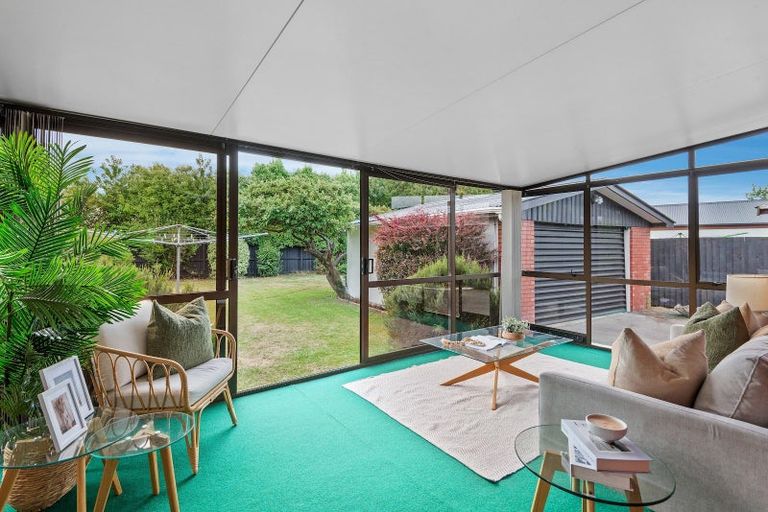 Photo of property in 33 Martbern Crescent, Bishopdale, Christchurch, 8053