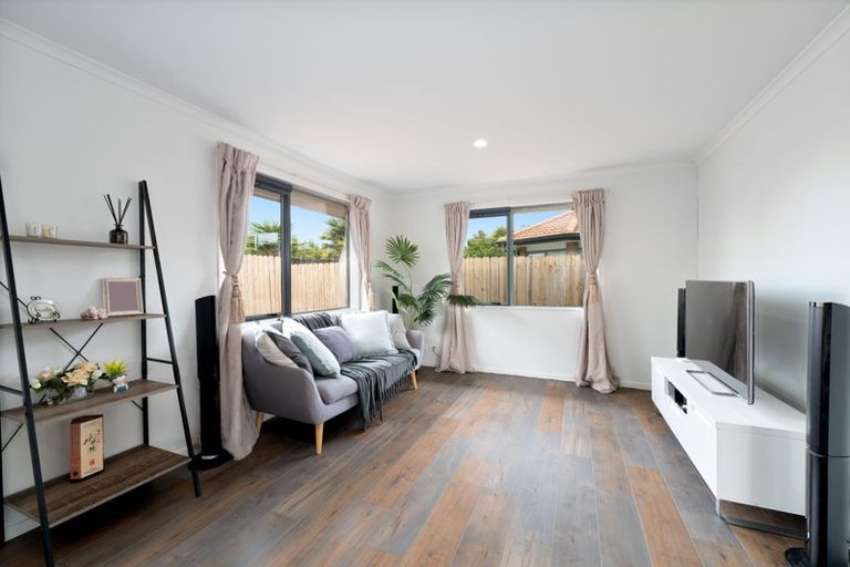 Photo of property in 6/72 Swanson Road, Henderson, Auckland, 0610