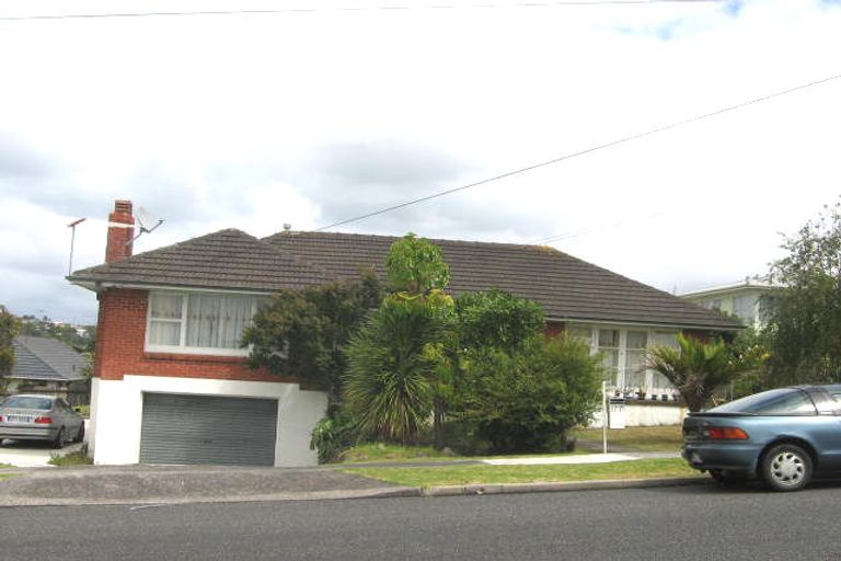 Photo of property in 177 Chivalry Road, Glenfield, Auckland, 0629