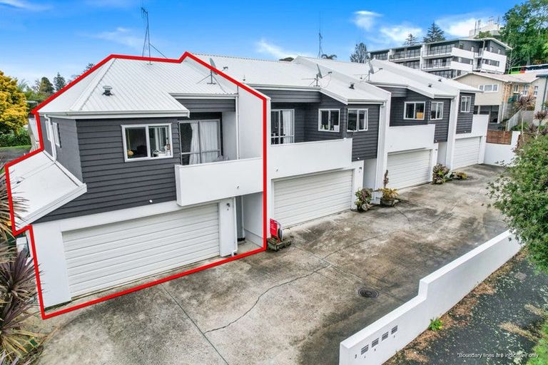 Photo of property in 3a Scotland Place, Hillcrest, Hamilton, 3216