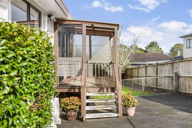 Photo of property in 35 Rehia Road, Massey, Auckland, 0614