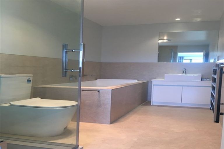 Photo of property in 50 Bordeaux Parade, Te Atatu South, Auckland, 0610