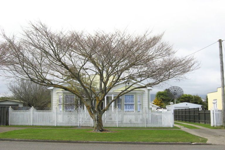Photo of property in 148 Cambridge Street, Levin, 5510