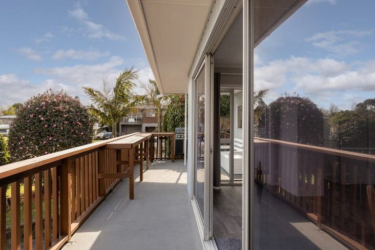 Photo of property in 1 Kowai Grove, Omokoroa, 3114