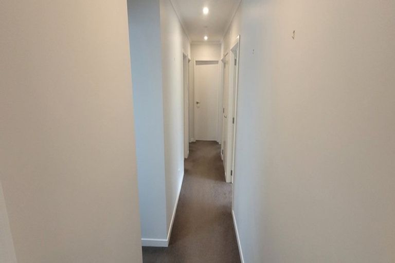 Photo of property in 35 Motukaraka Point, Pauatahanui, Porirua, 5381