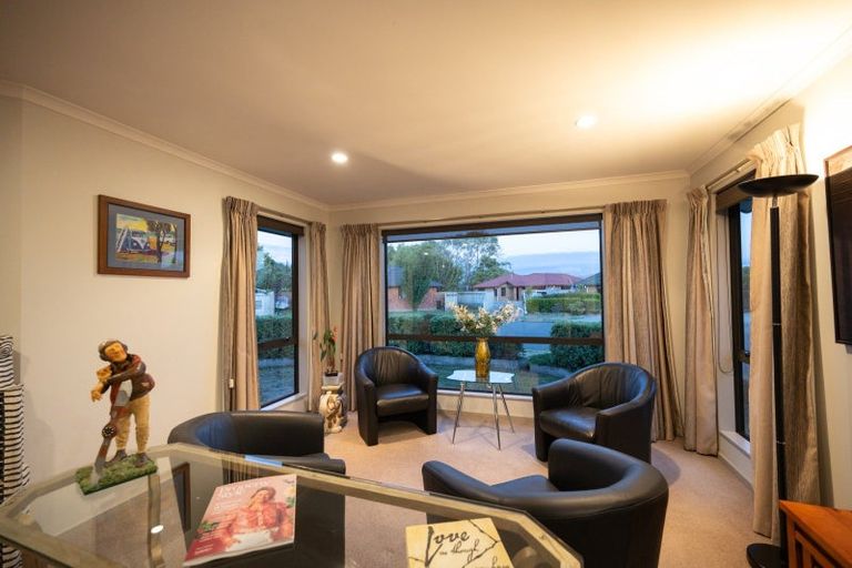 Photo of property in 47 Geneva Terrace, Kelvin Grove, Palmerston North, 4414