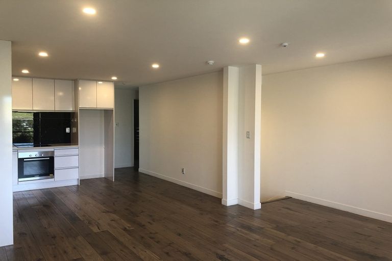 Photo of property in 22 Peony Mews, Oteha, Auckland, 0632