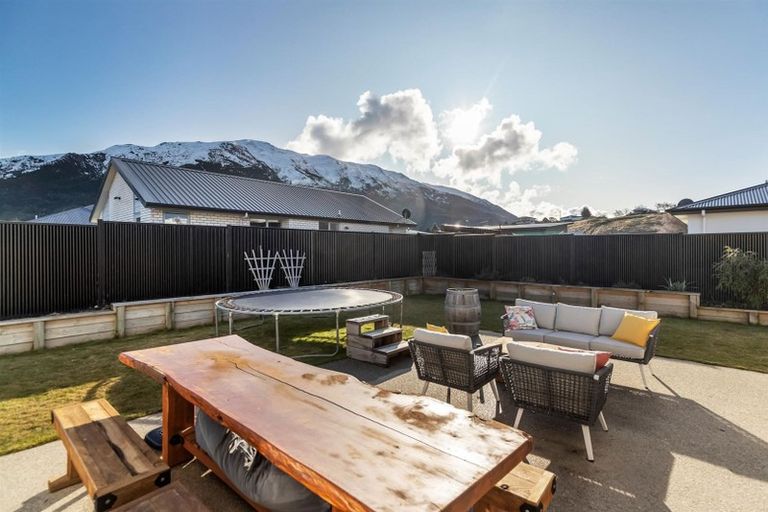 Photo of property in 6 Pennycook Place, Lake Hawea, Wanaka, 9382