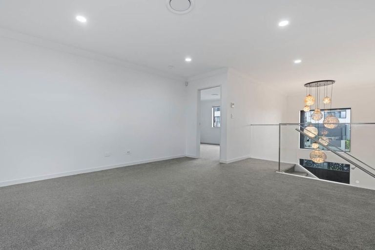 Photo of property in 54 Armstrong Farm Drive, East Tamaki Heights, Auckland, 2016