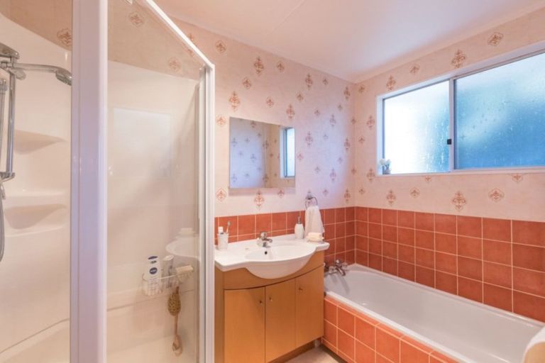 Photo of property in 3a Larch Grove, Paraparaumu, 5032