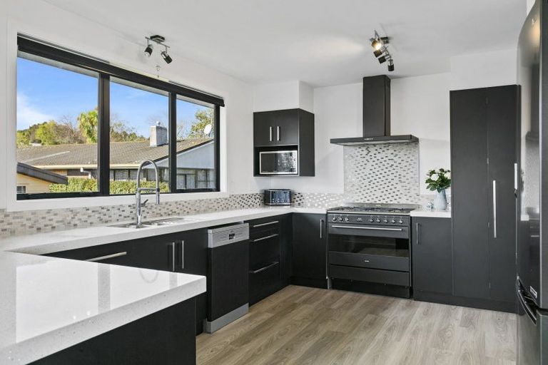 Photo of property in 1 Norfolk Road, Waipahihi, Taupo, 3330