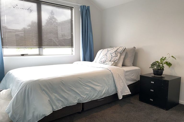 Photo of property in 8 Phillip Avenue, Glen Eden, Auckland, 0602