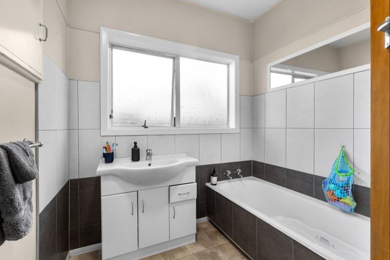 Photo of property in 8 Glasgow Street, Takaro, Palmerston North, 4412