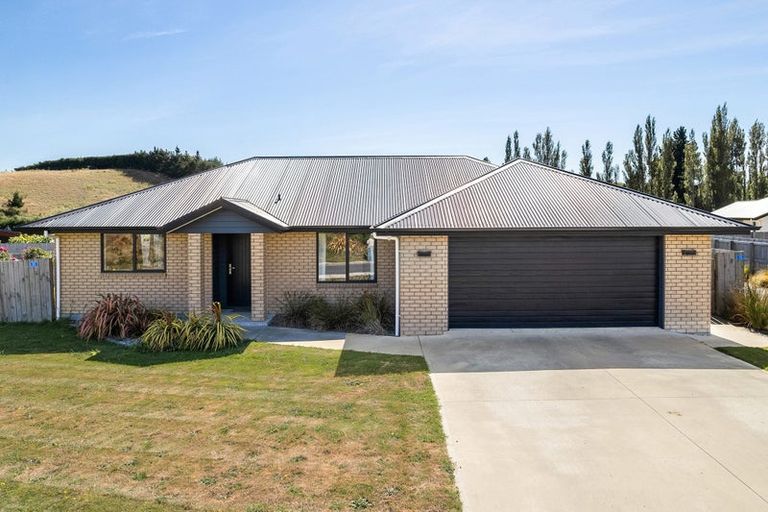 Photo of property in 11 Mallard Drive, Waihola, Outram, 9073