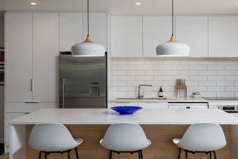 Photo of property in 28 Alfred Street, Northcote Point, Auckland, 0627