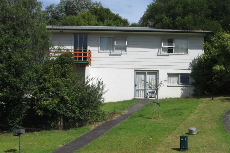 Photo of property in 1/68 Ayton Drive, Totara Vale, Auckland, 0629