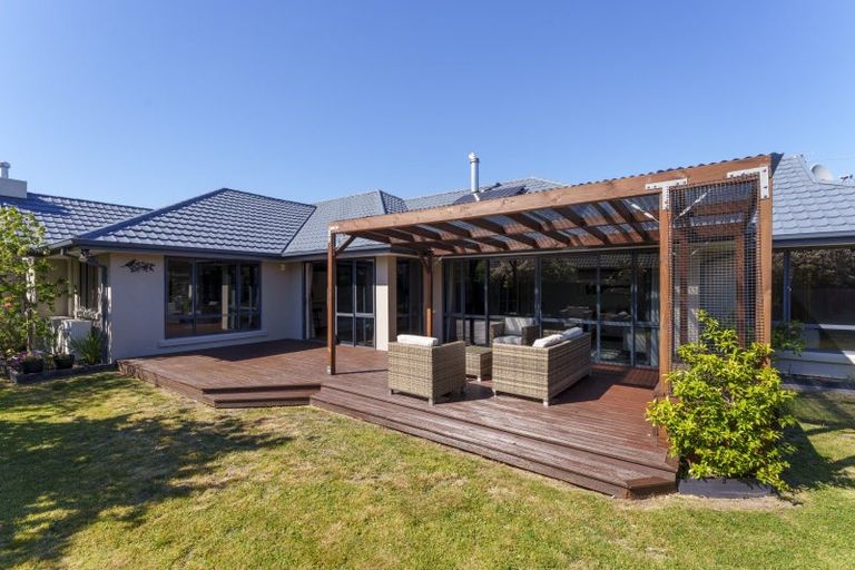 Photo of property in 16 Bottle Lake Drive, Parklands, Christchurch, 8083