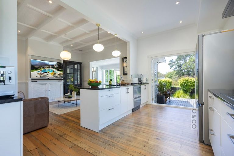 Photo of property in 56 Queen Street, Riverhead, 0820