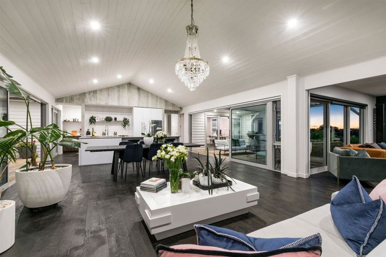 Photo of property in 63 Tiri Road, Manly, Whangaparaoa, 0930