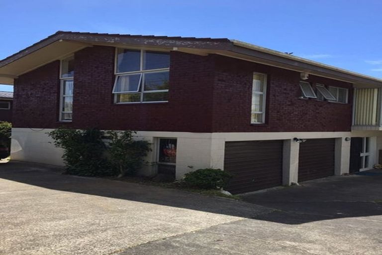 Photo of property in 199 Hobsonville Road, Hobsonville, Auckland, 0618