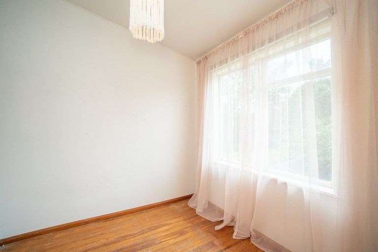 Photo of property in 10 Renfrew Place, Highbury, Palmerston North, 4412