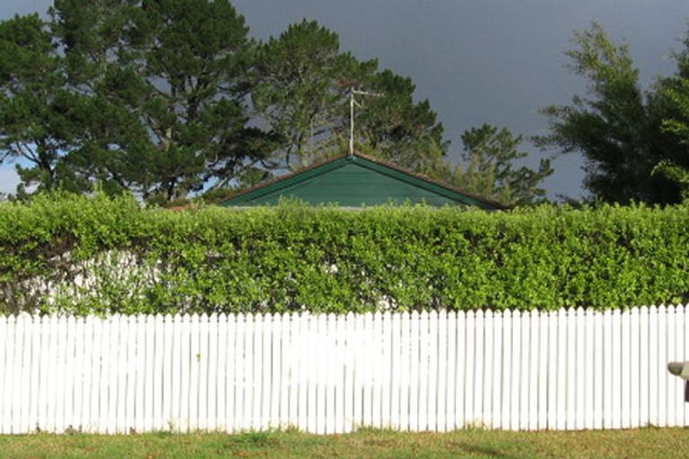 Photo of property in 10 Oakhaven Place, Ranui, Auckland, 0612