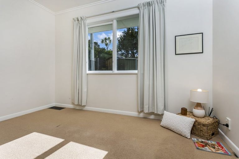Photo of property in 2/13 Manuka Road, Bayview, Auckland, 0629