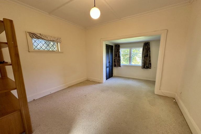 Photo of property in 54 Moana Road, Kelburn, Wellington, 6012